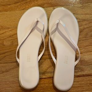 TKEES LIGHT PINK FLIP FLOPS WITH GOLD EDGE